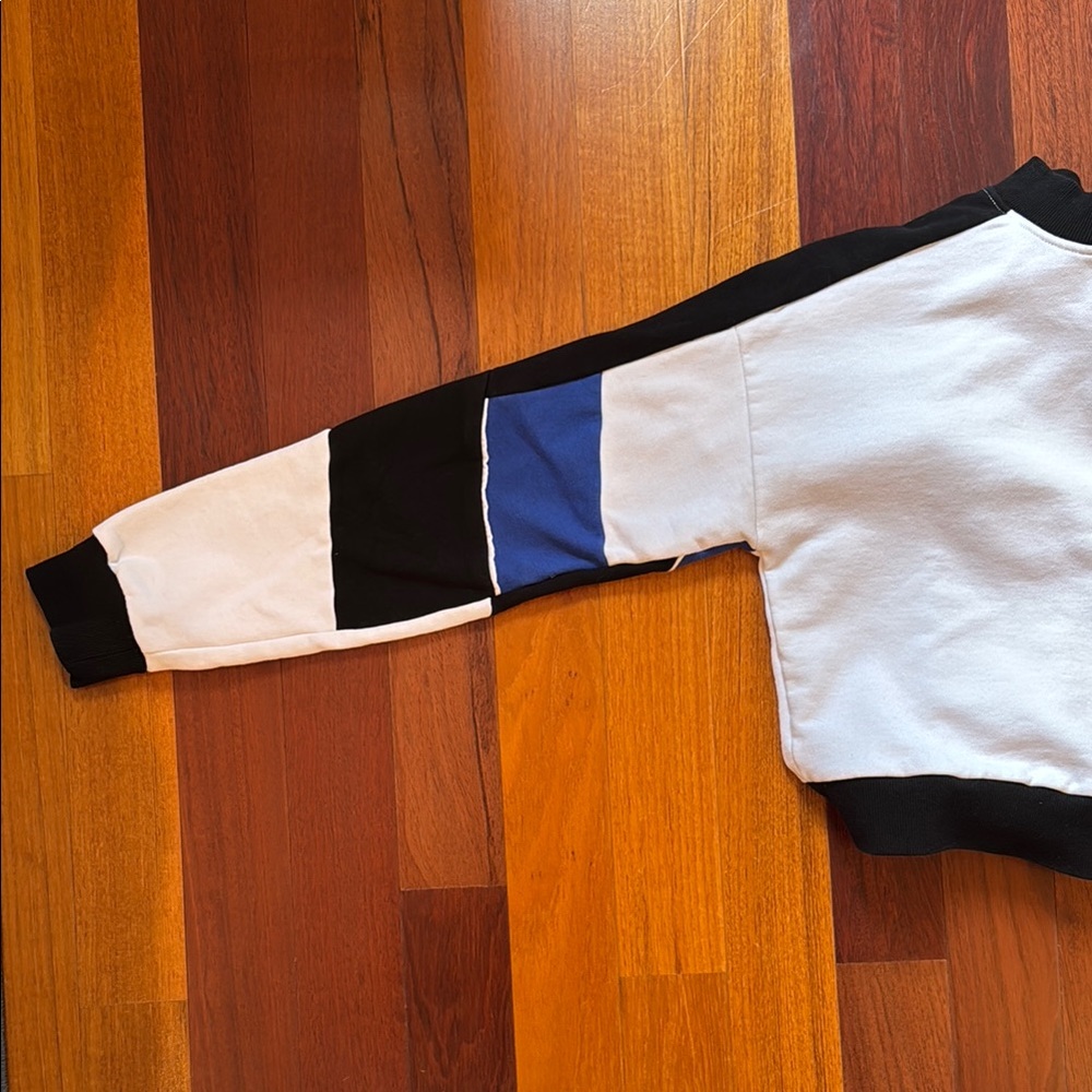 Forever 21 | Cropped NYC Colorblock Sweatshirt | Size Medium - Picture 5 of 5